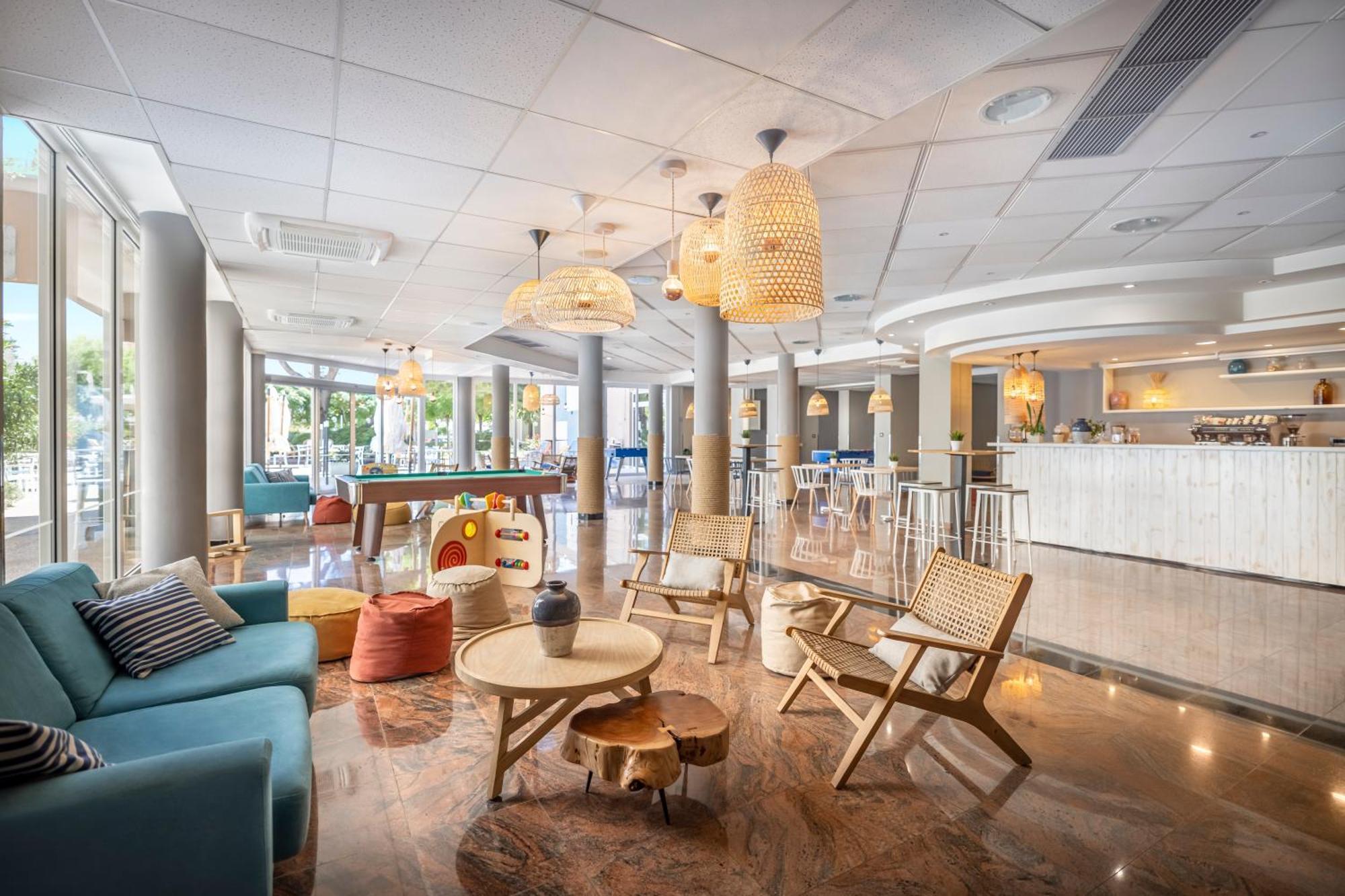 Sunny Baska Hotel By Valamar, Ex Corinthia Екстериор снимка