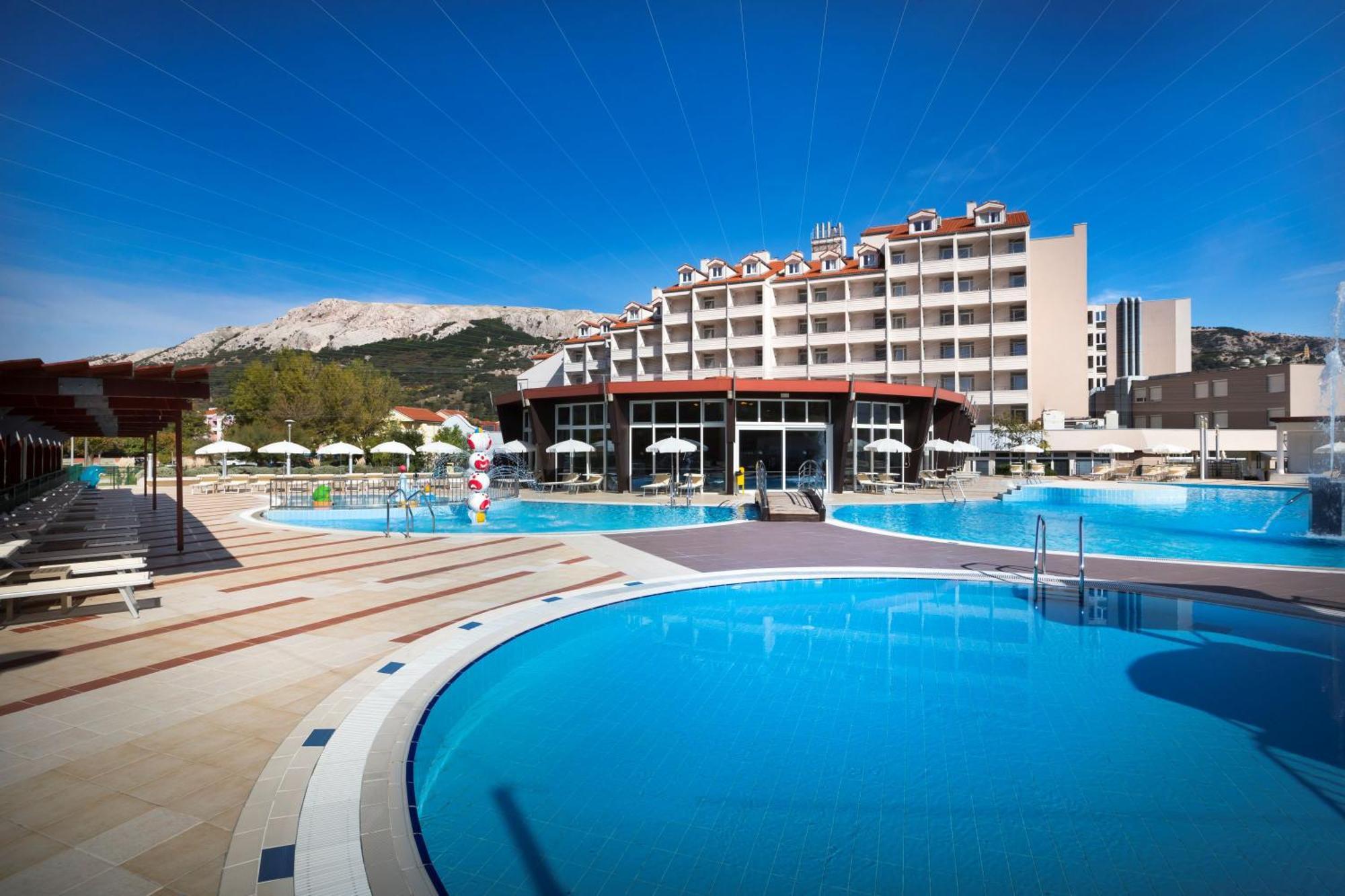 Sunny Baska Hotel By Valamar, Ex Corinthia Екстериор снимка